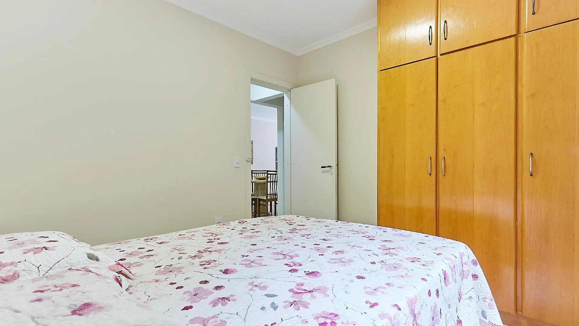 1107 Apto Economico Y Confortavel Sobre Avenida Principal De Bombinhas. Apartment